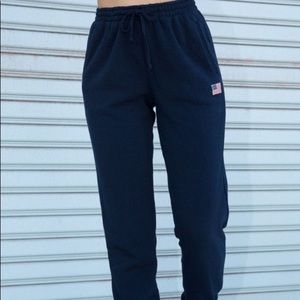 BRANDY MELVILLE ROSA USA FLAG SWEATPANTS